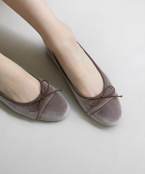 Doroa Ribbon Velvet Flat Shoes (1cm)