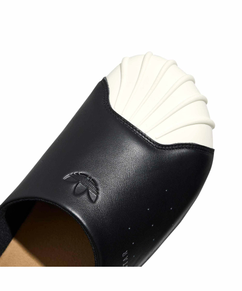 ADIMULE SUPERSTAR CBLACK/CBLACK/OWHITE