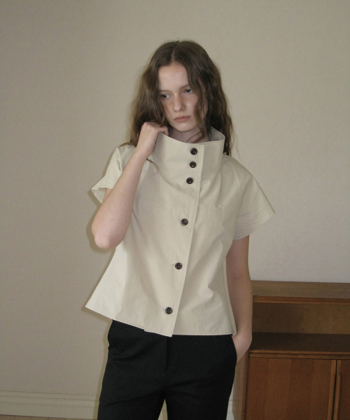 Mono high-neck button blouse - Beige