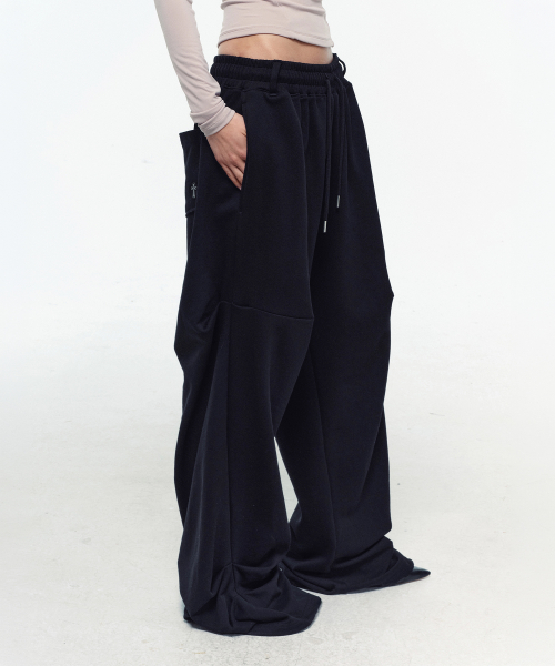 SLOUCHY SWEATPANTS (BLACK)