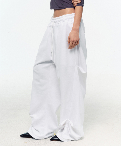 SLOUCHY SWEATPANTS (WHITE)