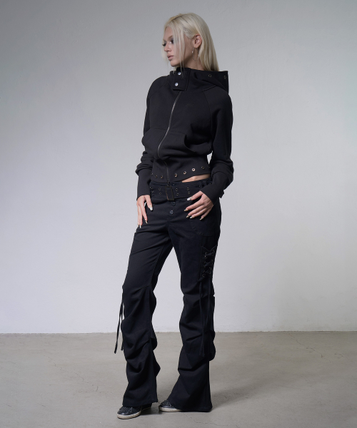 BELTED FLARE SHIRRING PANTS (BLACK) F26ZD468