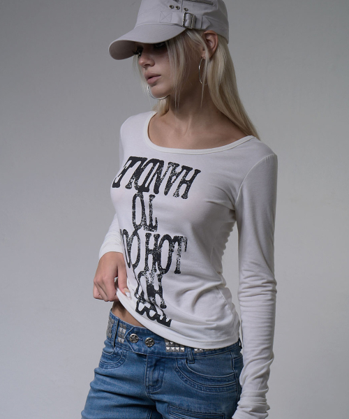 TOO HOT LONG SLEEVE (WHITE) F26ZB530