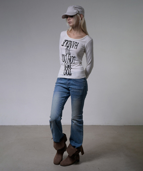 TOO HOT LONG SLEEVE (WHITE) F26ZB530