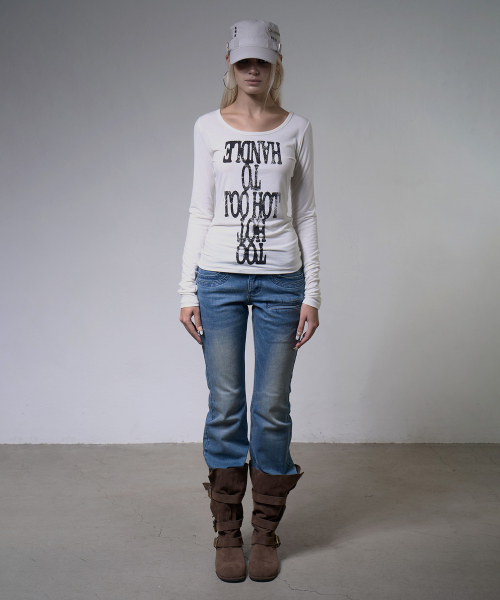 TOO HOT LONG SLEEVE (WHITE) F26ZB530