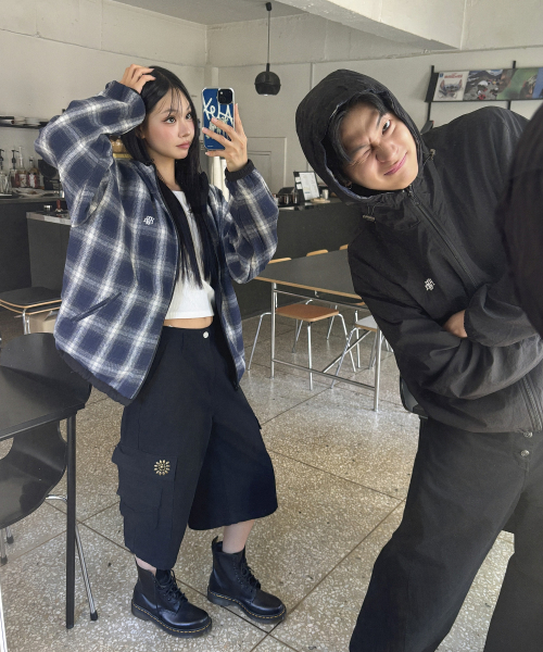 REVERSIBLE LOOSE FIT CHECK HOOD JACKET [BLACK]