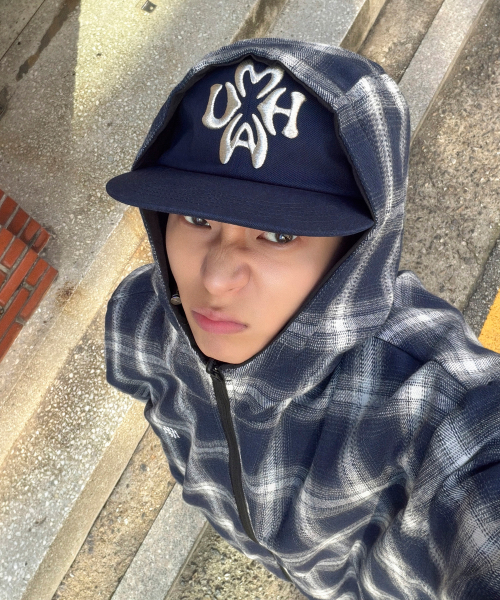 REVERSIBLE LOOSE FIT CHECK HOOD JACKET [BLACK]