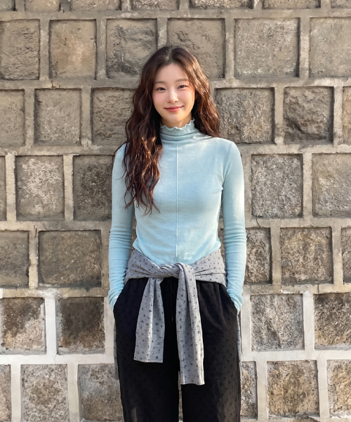 Ruffle Embroidered Mock-Neck T-Shirt J1TS020Q