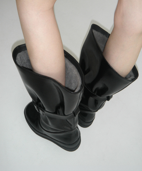308 raw fur strap boots