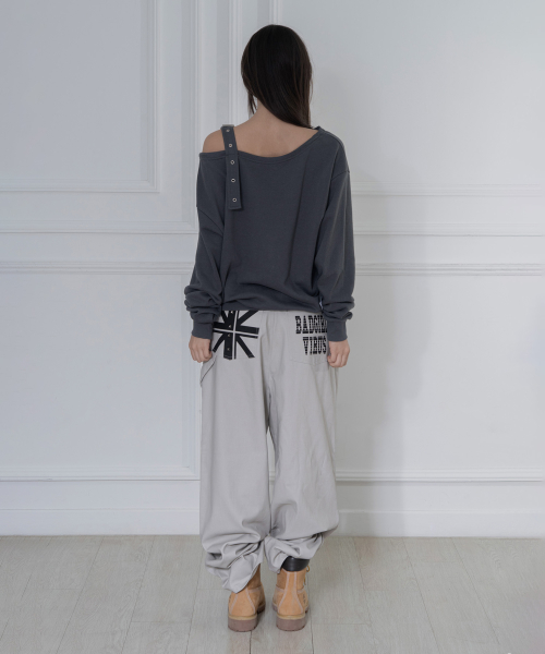 ONE-SHOULDER BUCKLE SWEATSHIRT (CHARCOAL) F26ZB063