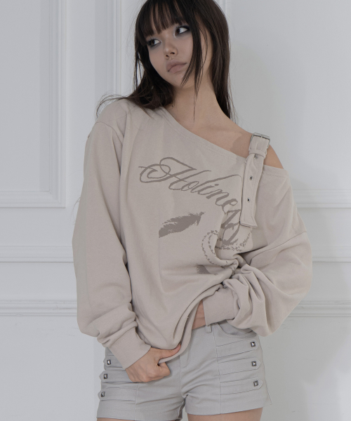 ONE-SHOULDER BUCKLE SWEATSHIRT (BEIGE) F26ZB063