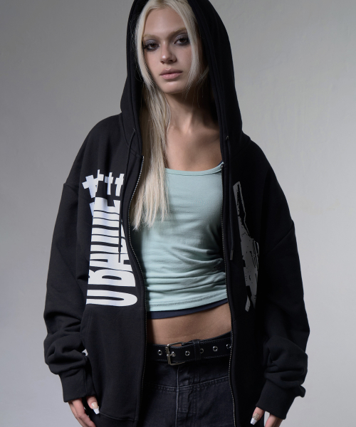 BADDIE HOODED ZIP-UP (BLACK) F26ZA511