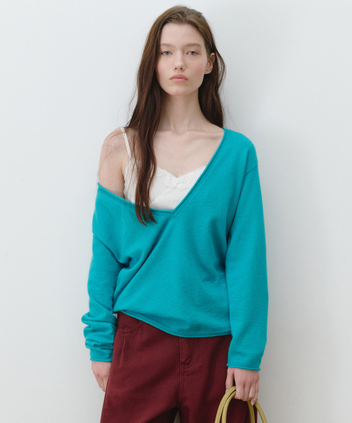 ANGORA DEEP V NECK KNIT T/BL