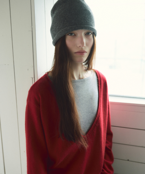 ANGORA DEEP V NECK KNIT DEEP RED