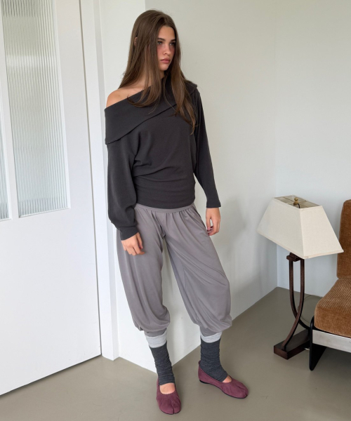 MULTI FOLD NECK T (CHARCOAL)