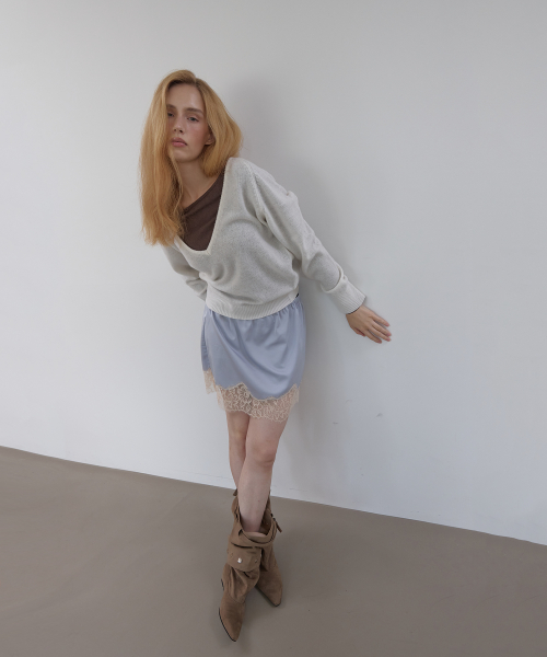 PURE WOOL DEEP V KNIT (IVORY)