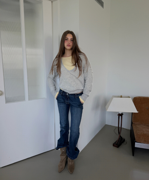 PURE WOOL DEEP V KNIT (MELANGE GREY)