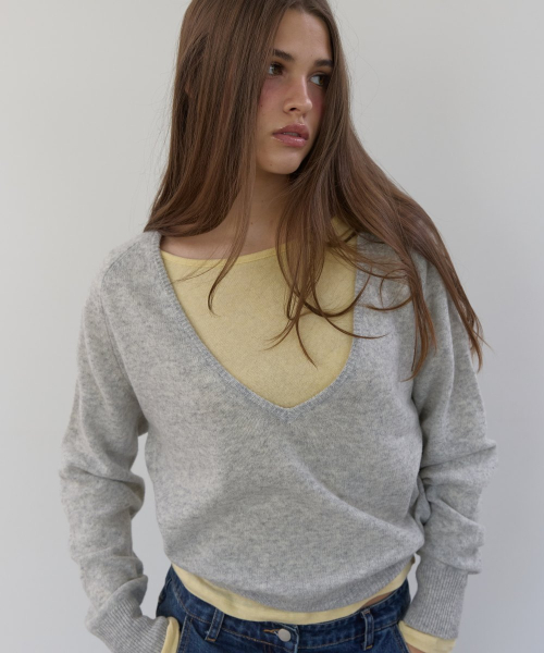 PURE WOOL DEEP V KNIT (MELANGE GREY)