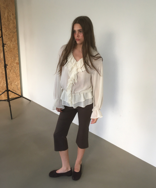 RUFFLE CHIFFON BLOUSE (IVORY)
