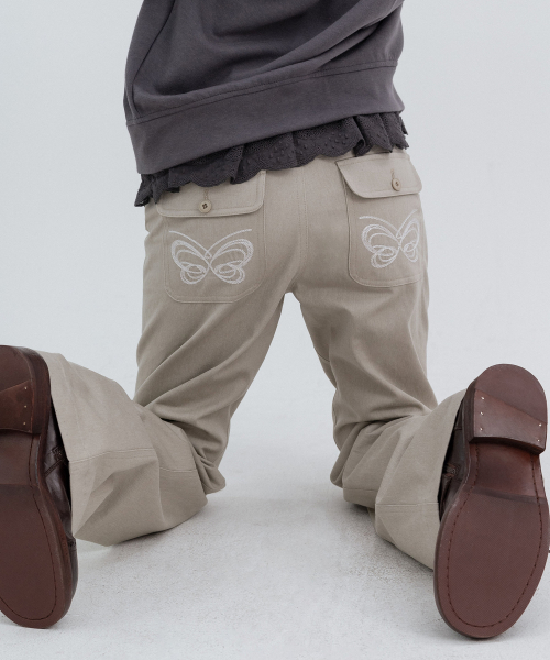 Two-Button Pocket Bootcut Pants_Beige