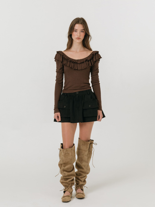 DOUBLE FRILL OFF SHOULDER T-SHIRT / BROWN