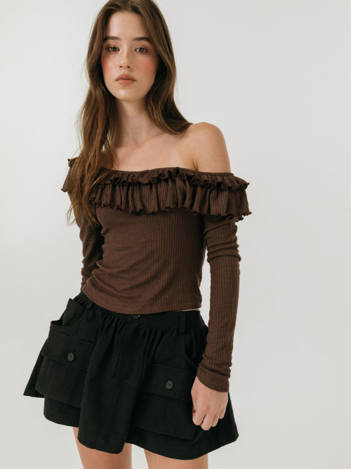 DOUBLE FRILL OFF SHOULDER T-SHIRT / BROWN