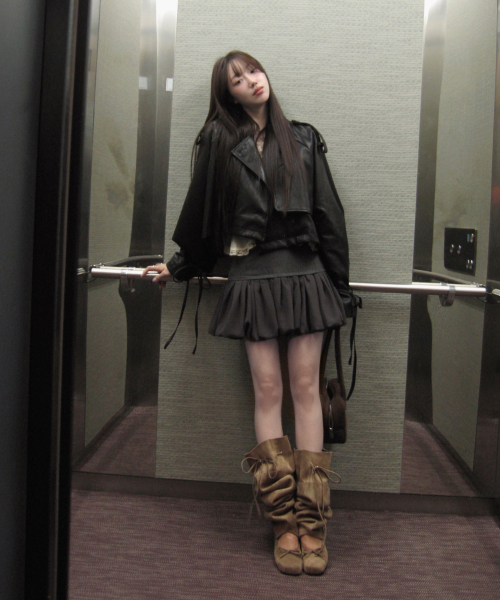 STRAP FLAT SUEDE BOOTS / BEIGE