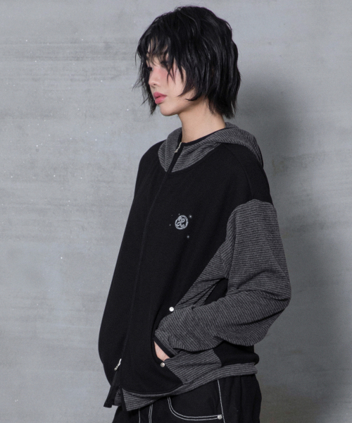 XTT171 스트라이프 믹스 와플 하이넥 크롭 후드 집업 (BLACK)