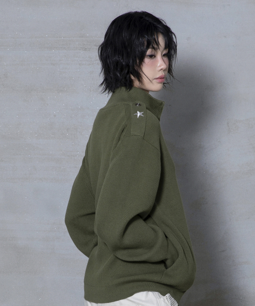 XTK183 숄더 탭 하이넥 크롭 니트 집업 (KHAKI)