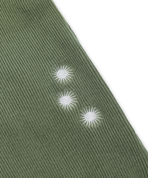 XTK183 숄더 탭 하이넥 크롭 니트 집업 (KHAKI)