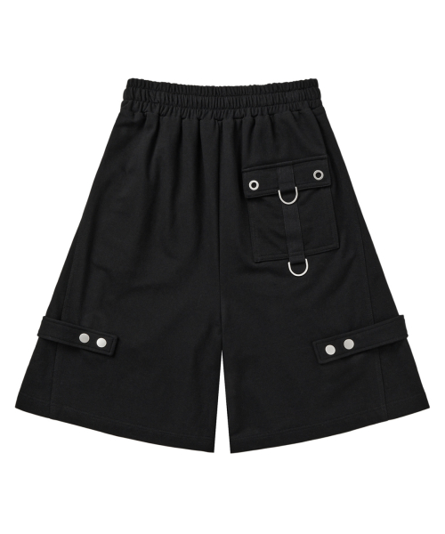 METAL DETAIL BERMUDA PANTS IN BLACK