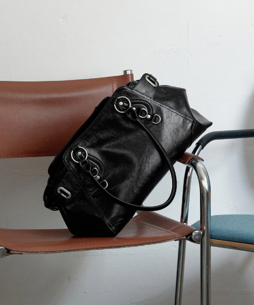 Attic Ring Shoulder Bag (Black)