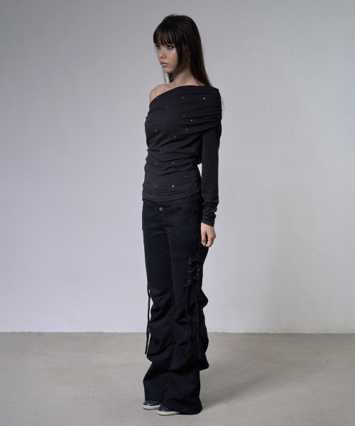 EYELET COWL ONE-SHOULDER TOP (BLACK) F26ZB520