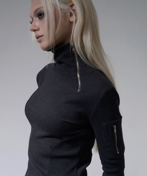 MOTO HIGH-NECK TOP (CHARCOAL) F26ZB517