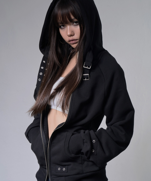 LAYER BUCKLE HOODED ZIP-UP (BLACK) F26ZA509