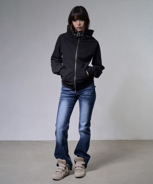 LAYER BUCKLE HOODED ZIP-UP (BLACK) F26ZA509