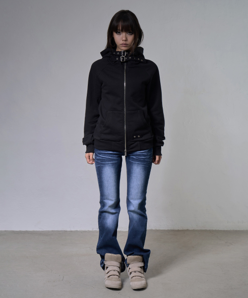 LAYER BUCKLE HOODED ZIP-UP (BLACK) F26ZA509