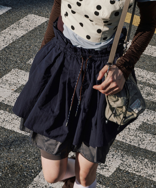 STRIPED PANEL SHORTS - 2 colors
