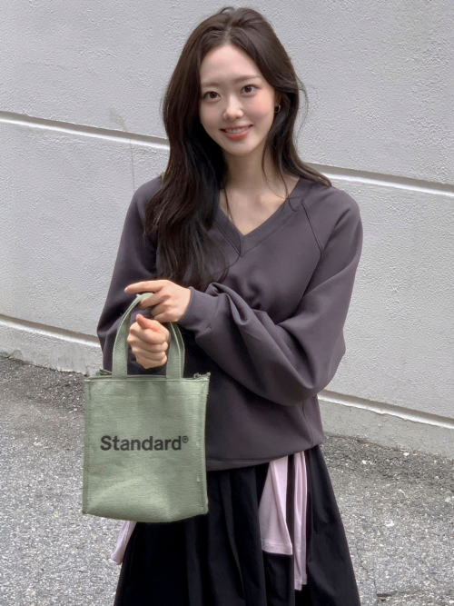 브이넥 오버핏 스웻셔츠 차콜 AT6TSC016CC