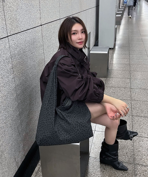 레오파드 스웨이드백