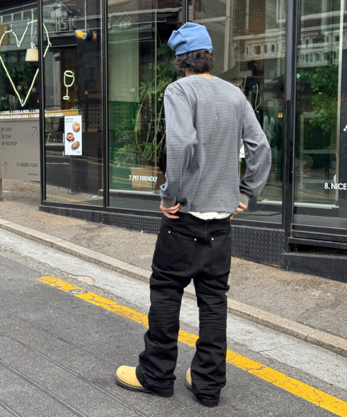 엠보스 새깅 플레어 진[블랙]