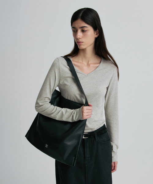 FLAT SHOULDER BAG