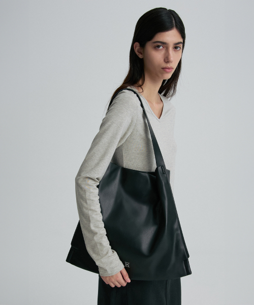 FLAT SHOULDER BAG
