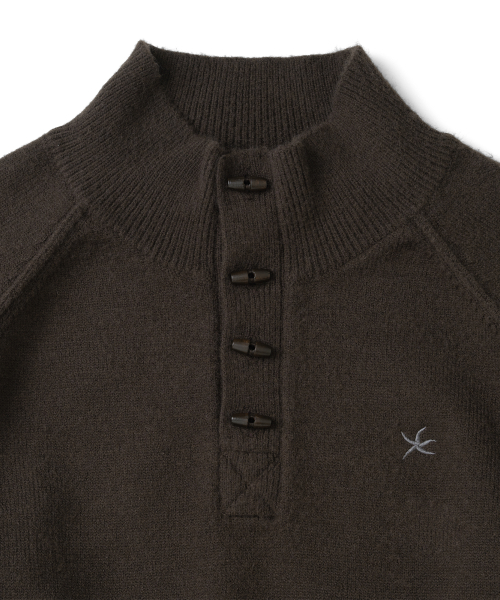 TCM vintage toggle highneck knit (brown)