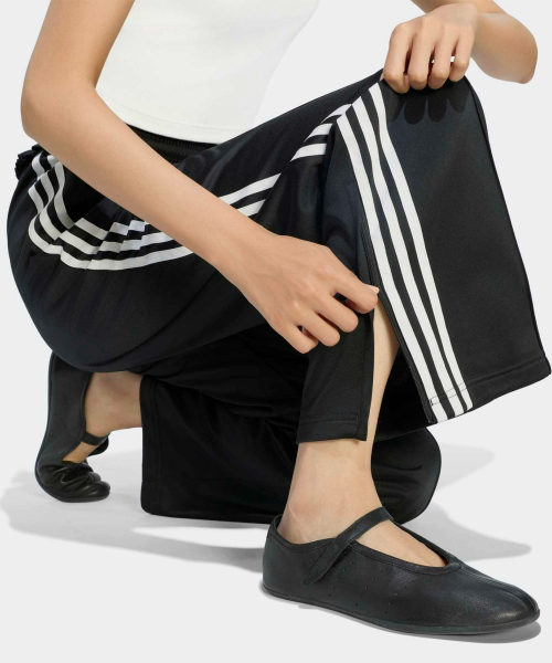 PLEATED FB TP BLACK