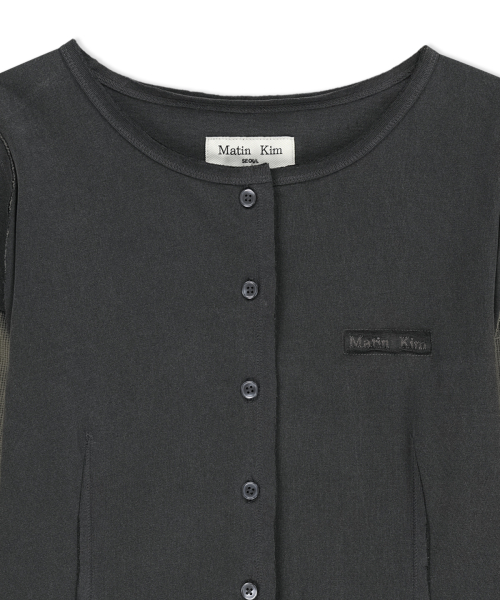 FADED COLOR BLOCK LAYERED BUTTON TOP IN CHARCOAL