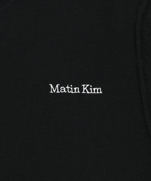 CASHMERE BLENDED CUTLINE ROUND CARDIGAN IN BLACK