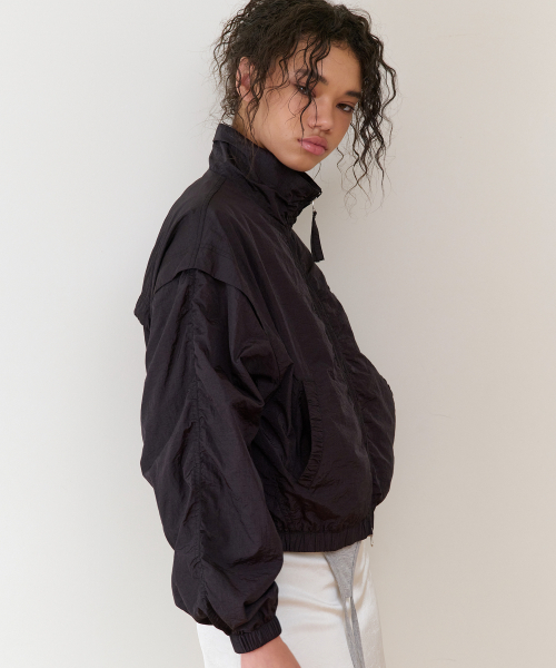 SHIRRING OVER NYLON JACKET BLACK