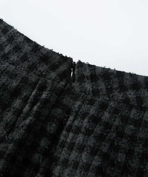 CHECK FOND PLEATED MIDI SKIRT / CHARCOAL