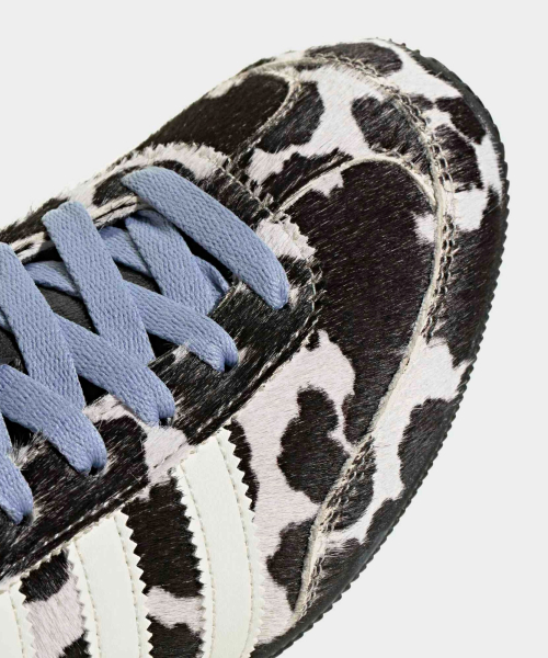 JAPAN W CBLACK/CREWHT/GOLDMT
